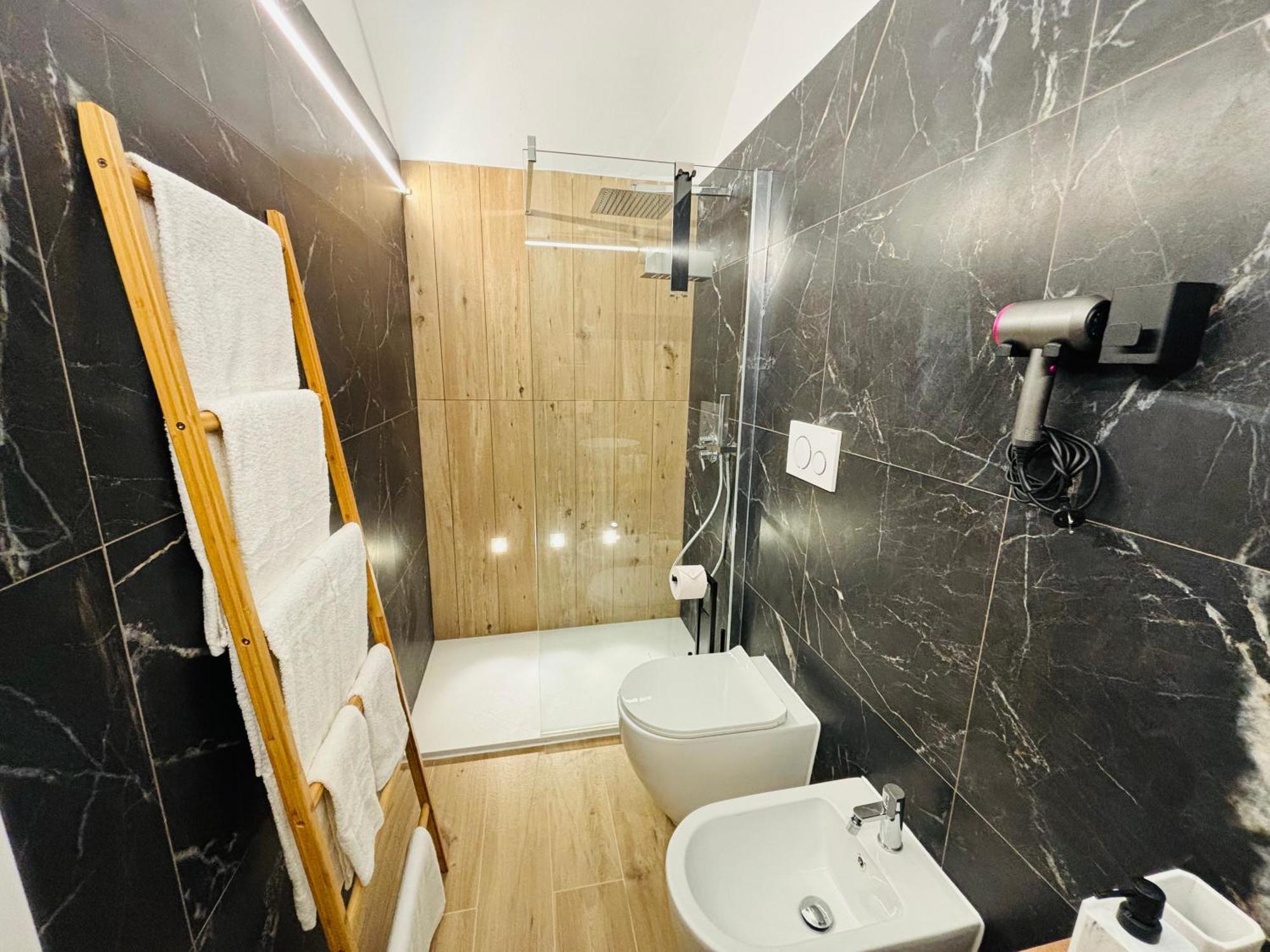 La Petite Suite Sanremo Exteriör bild